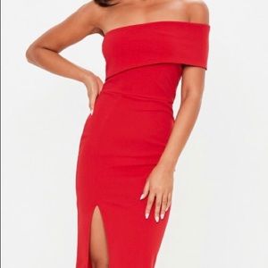 Off the shoulder red dress 🔥 🔥